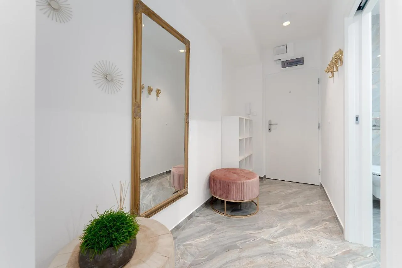 Apartman 俄斯特拉发